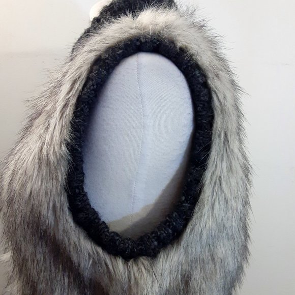 LOFT Faux Fur & Wool Chunky Sweater Gray Vest - Picture 5 of 7